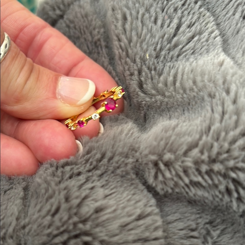 Allison Avery January magic band rings size 7. Won’t tarnish